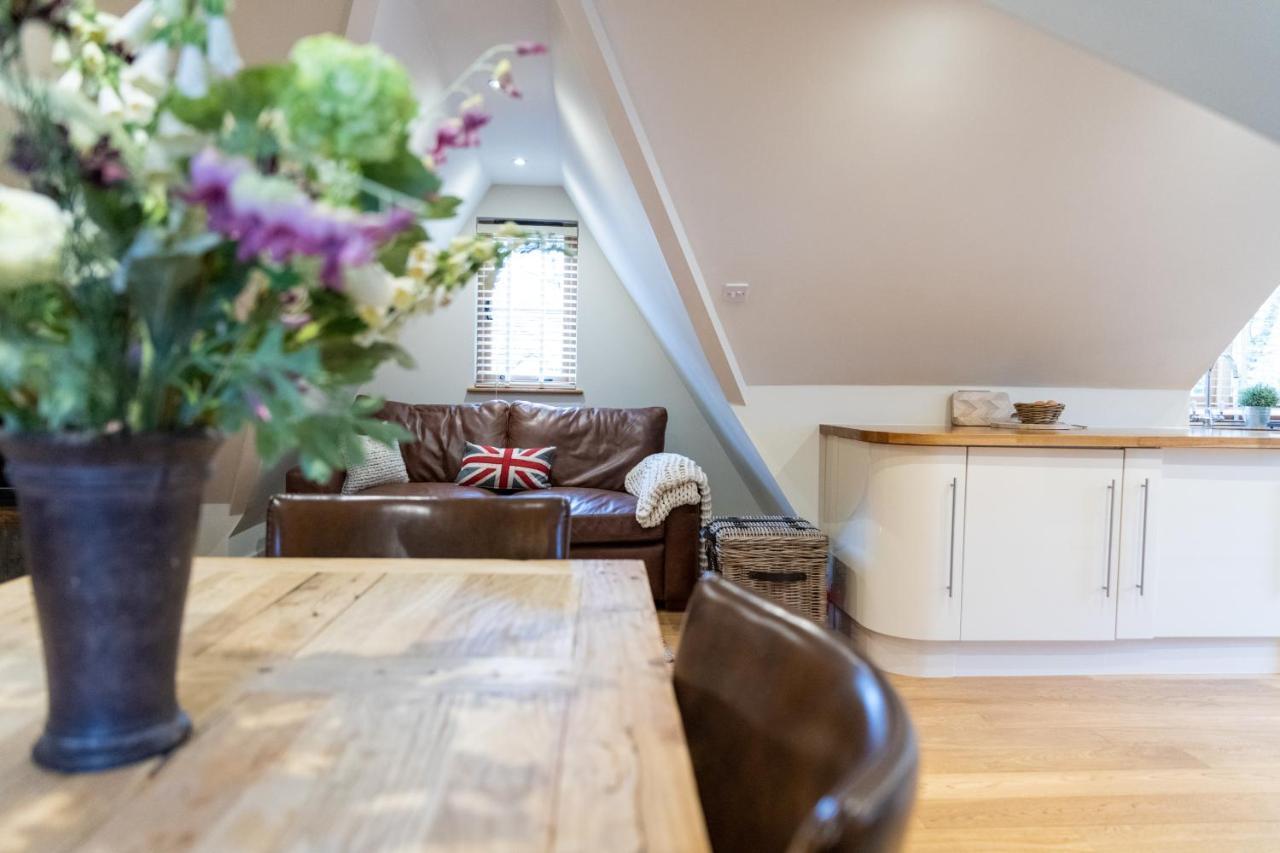 Hertford Barn Conversion エクステリア 写真